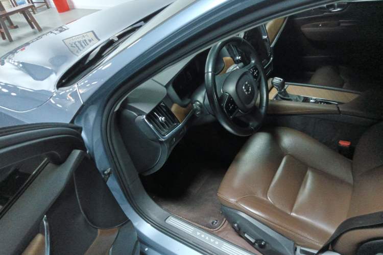 Used Volvo S90 2019 T5 Zhiyi Edition
