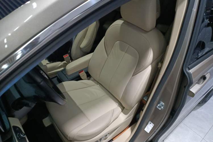 Used Buick GL8 2023 ES Lu Zun Deluxe Model
