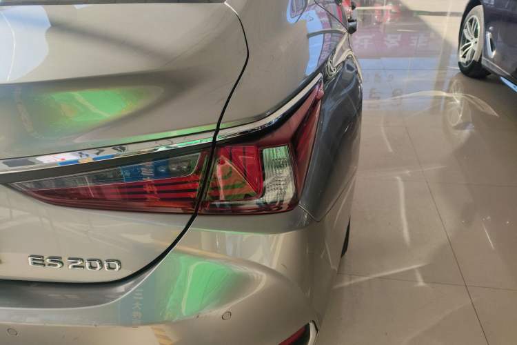 Used Lexus ES 2023 200 Excellence Edition
