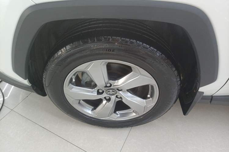 Used Toyota RAV4 2021 2.0L CVT Two-Wheel Drive Fashion PLUS Edition
