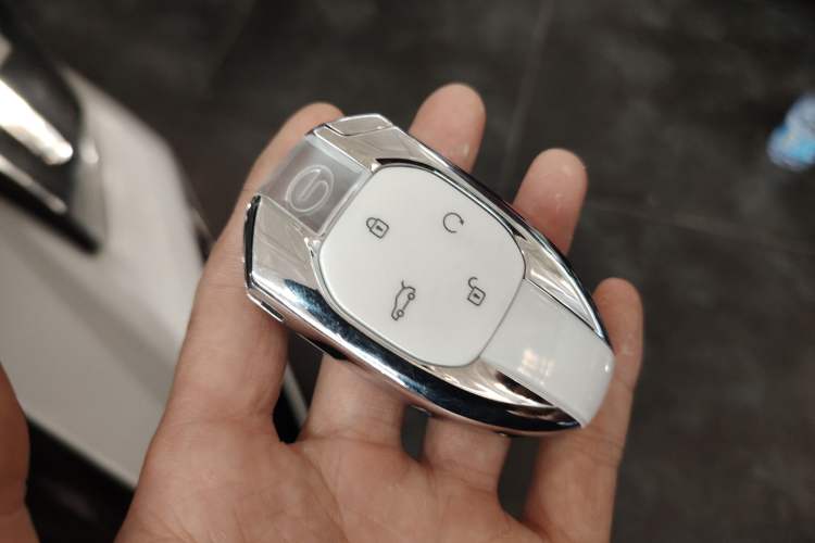 Used GAC Trumpchi ES9 2024 PHEV with 143 km Max