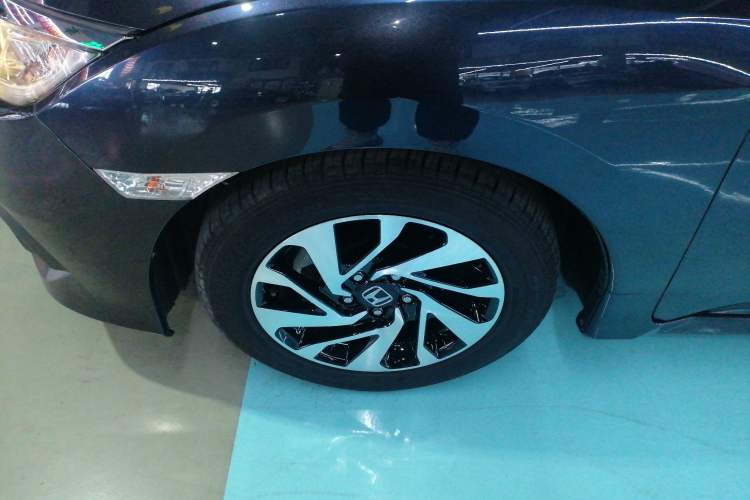 Used Honda Civic 2016 220TURBO CVT Luxury Edition
