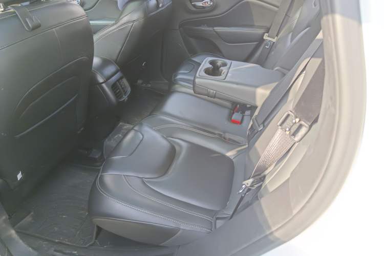 Used  Cherokee 2017 2.0L Superior Edition