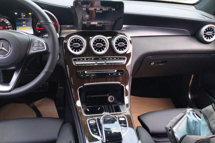 Used Mercedes-Benz GLC 2017 GLC 260 4MATIC Luxury Model