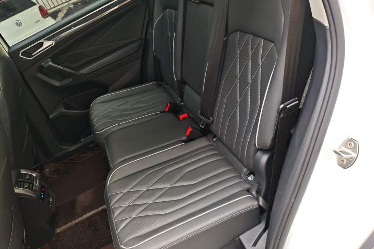 Used Volkswagen Tiguan L 2023 330TSI Automatic Two-Wheel Drive R-Line Enjoyment Edition
