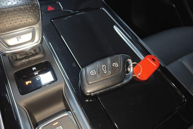 Used Roewe i6 MAX New Energy 2022 EV 500 Grand Touring Edition with Sunroof
