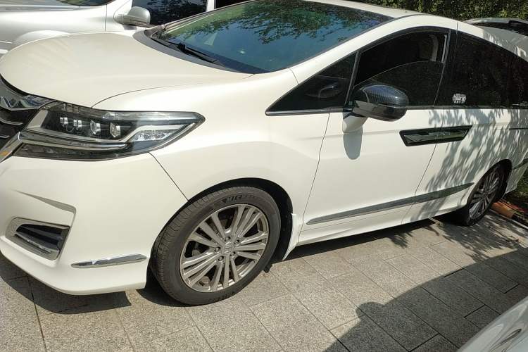 Used Honda Elysion 2016 2.4L Supreme Edition
