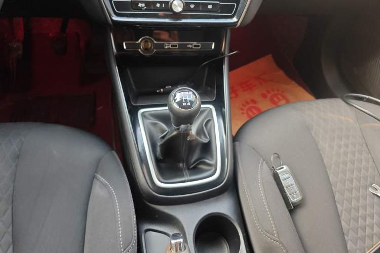 Used Roewe i5 2020 1.5L Manual 4G Connect Luxury Edition
