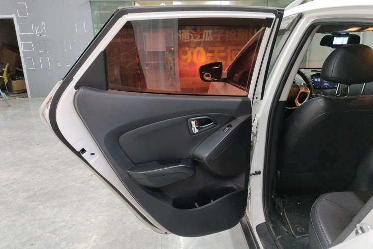 Used Hyundai ix35 2015 2.0L Automatic 2WD Smart Type China IV
