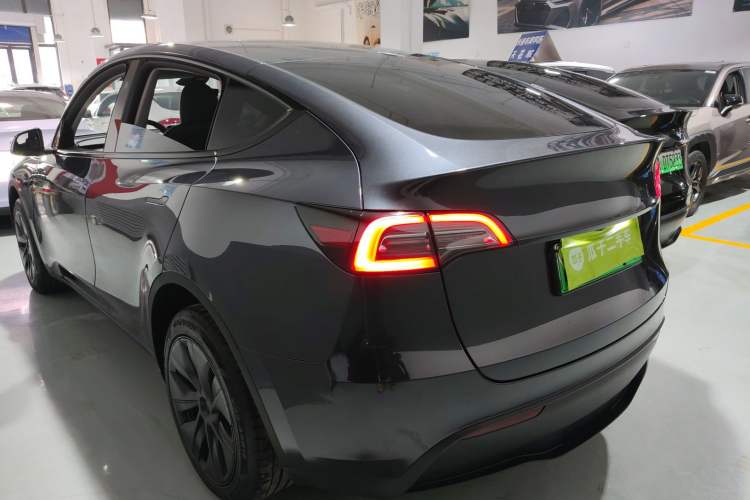 Used Tesla Model Y 2024 Long-Range All-Wheel-Drive Version
