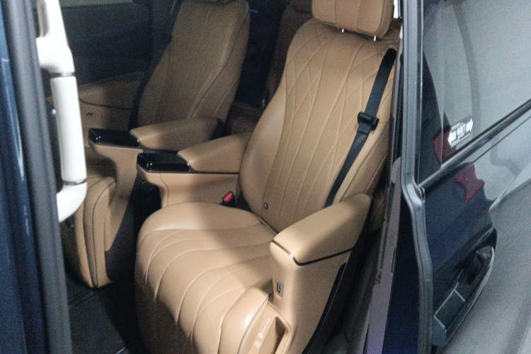 Used Denza D9 2022 DM-i 970 Four-Wheel Drive Flagship Model