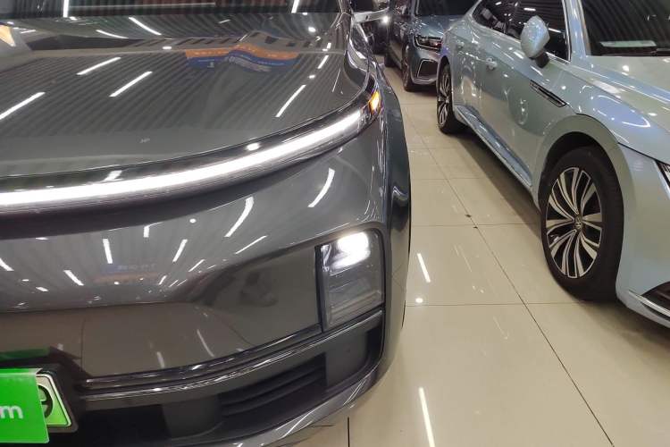 Used Li Auto L8 2023 Pro Model
