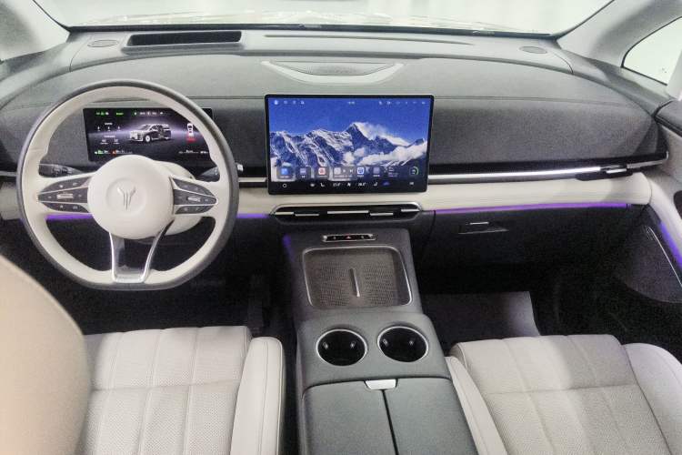 Used VOYAH Dream 2025 PHEV Four-Wheel-Drive Flagship Version – Qiankun Edition
