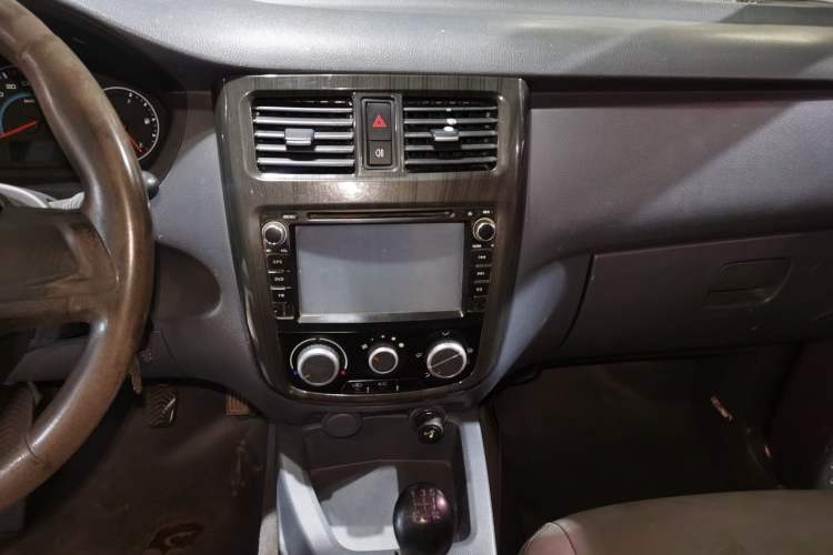 Used Wuling Rongguang V 2015 1.2L Base Version