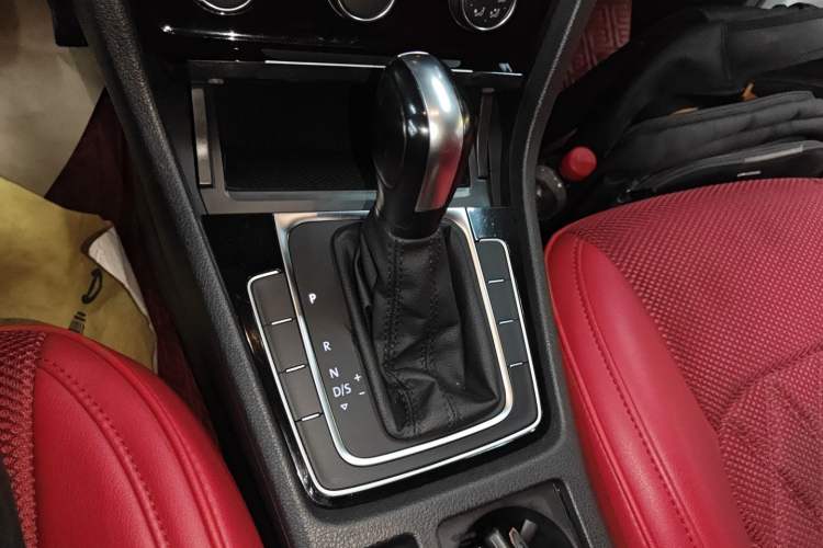 Used Volkswagen Golf 2019 1.6L Automatic Fashion Model China V Standard
