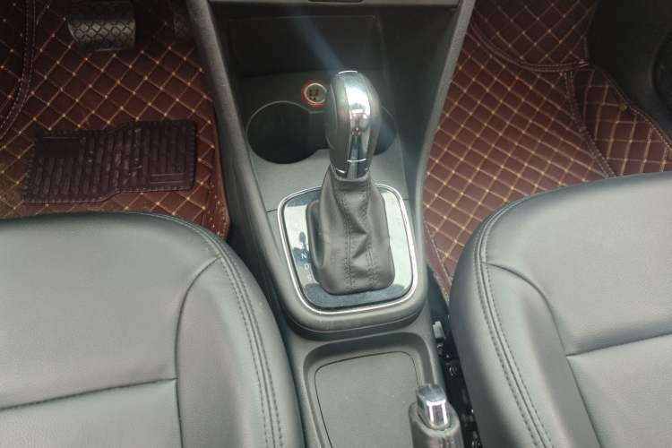 Used Volkswagen Polo 2016 1.6L Automatic Comfort Model
