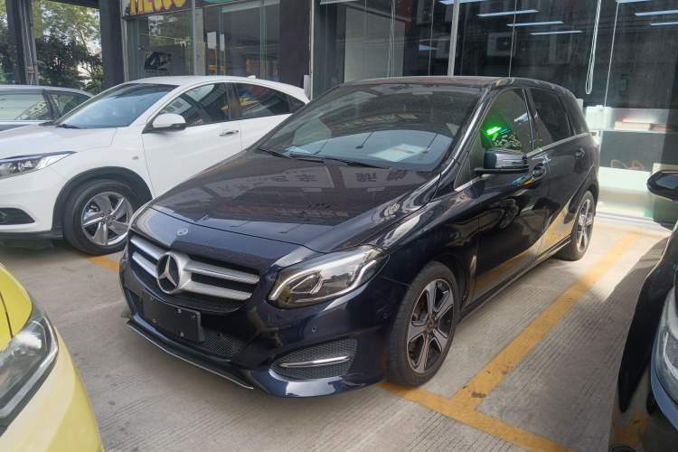 Used Mercedes-Benz B-Class 2017 B 200 Fashion Model

