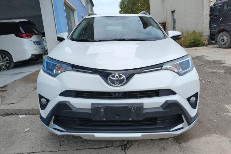 Used Toyota RAV4 2018 2.0L CVT Two-Wheel Drive Fashion X Edition
