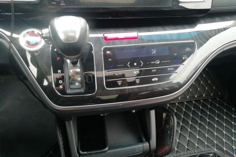 Used Honda Elysion 2019 2.0L Hybrid Supreme Edition
