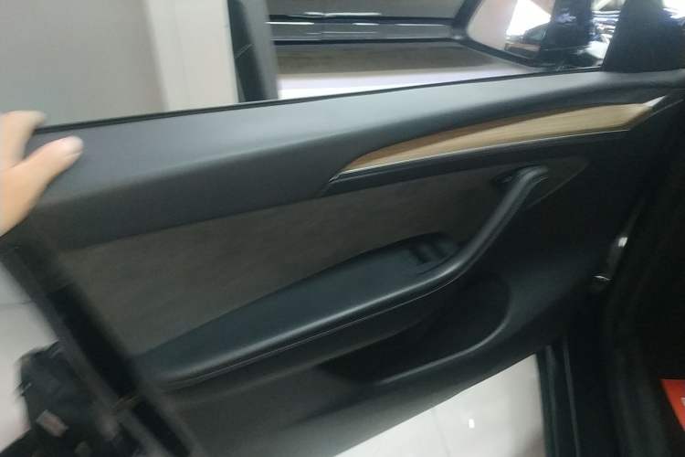 Used Tesla Model Y 2022 Long-Range All-Wheel-Drive Version