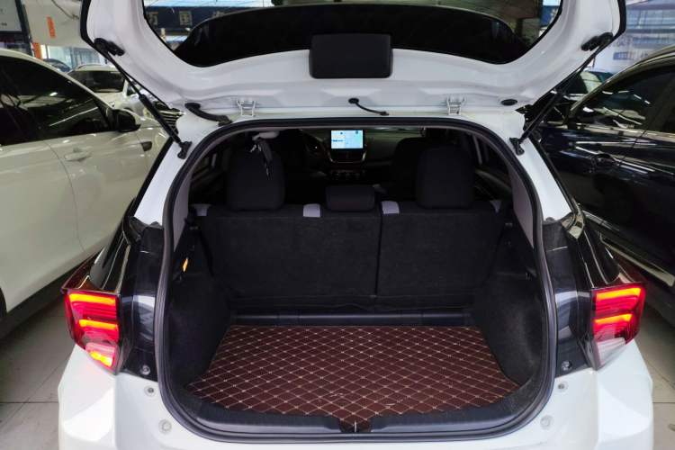 Used Toyota YARiS L 2021 X-Trail 1.5L CVT Leading Edition
