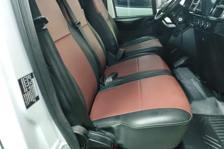 Used JMC Fushun 2022 2.0T Manual Multi-Function Passenger Vehicle Mid-Range High Roof 6-7 Seats
