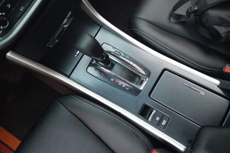 Used Honda Accord 2015 2.0L LX Comfort Edition
