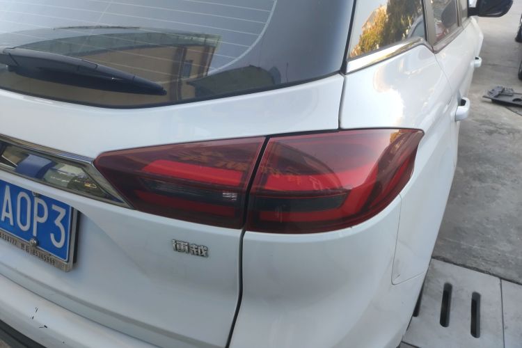 Used Geely Auto Emgrand X7 Sport 2020 1.8TD DCT Two-Wheel Drive Smart Connect 4G-Enabled Version
