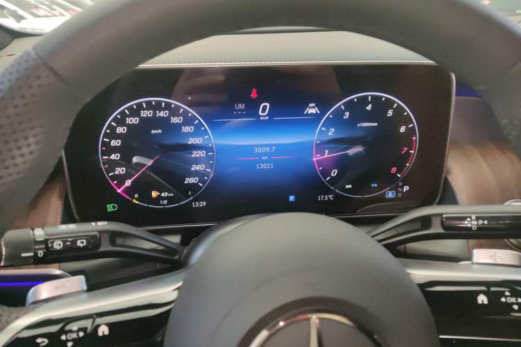 Used Mercedes-Benz GLC 2024 Refreshed GLC 300 L 4MATIC Dynamic Version 5 Seats
