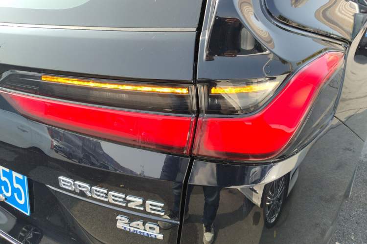 Used Honda Breeze 2023 240TURBO Two-Wheel-Drive Luxury Edition 5 Seats
