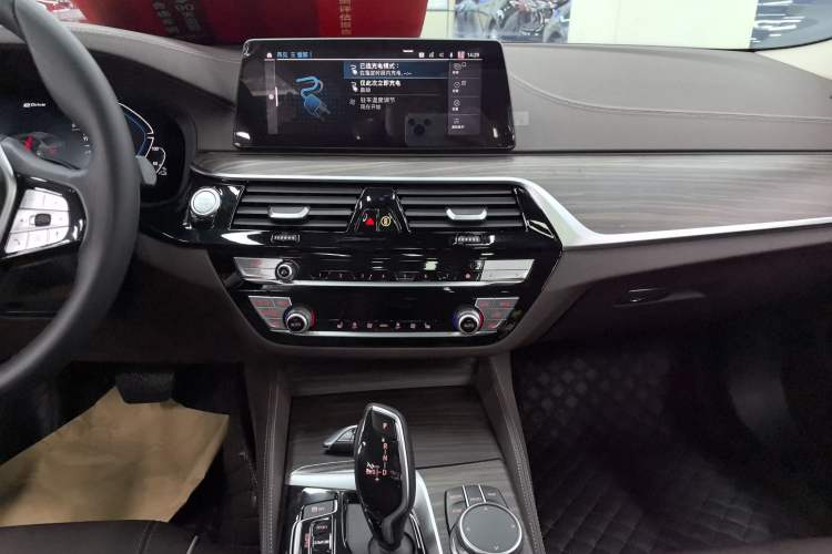 Used BMW 5 Series New Energy 2020 Mileage Upgrade Version 530Le Luxury Package
