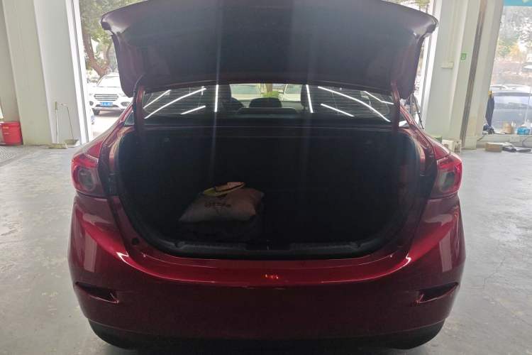 Used Mazda Mazda 3 Axela 2017 Sedan 1.5L Automatic Luxury Model Emission Standard China V
