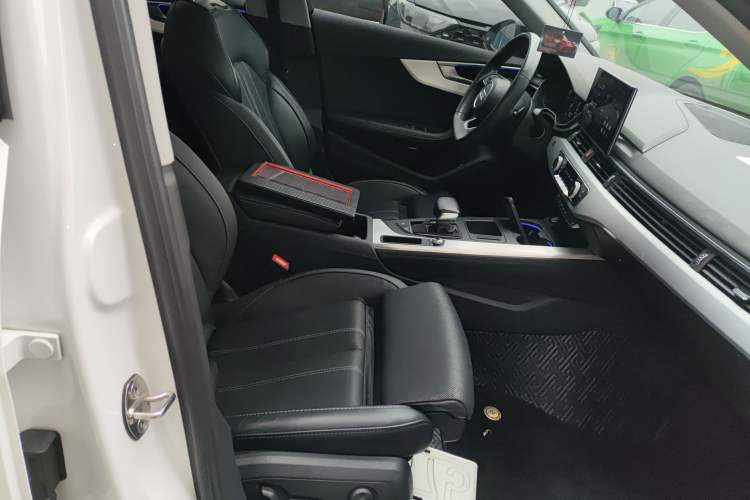 Used Audi A4L 2022 40 TFSI Luxury Dynamic Model