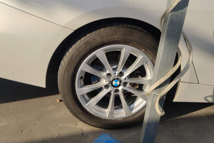 Used BMW 3 Series GT 2014 320i Leading Model
