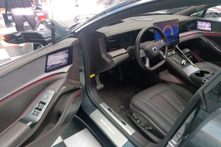 Used Denza Z9 2024 1100 km All-Wheel-Drive Ultra Version