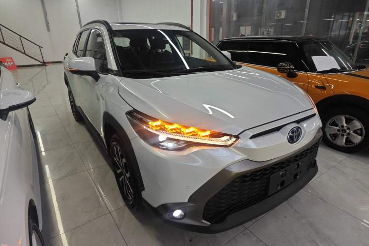 Used Toyota FRONTLANDER 2023 2.0L Smart Electric Hybrid Dual-Engine Deluxe Version
