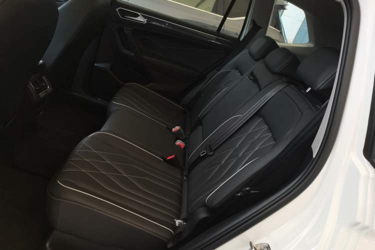 Used Volkswagen Tiguan L 2024 330TSI Automatic Two-Wheel Drive R-Line Enhanced Edition
