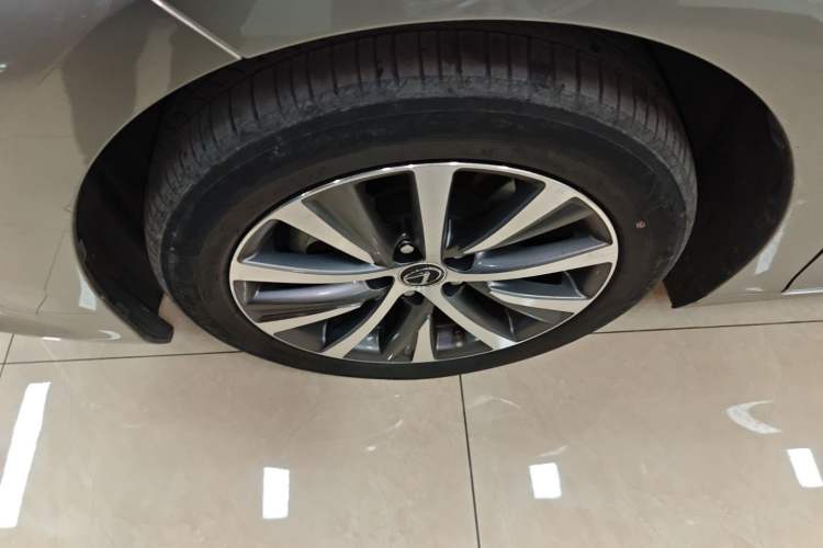 Used Lexus ES 2020 300h Premier Edition
