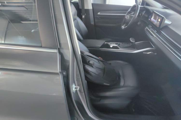 Used Geely Auto Emgrand 2022 4th Generation 1.5L CVT Luxury Model
