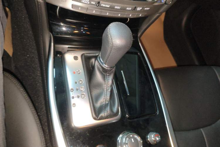 Used Infiniti Q70 2015 Q70L 2.5L Elite Edition
