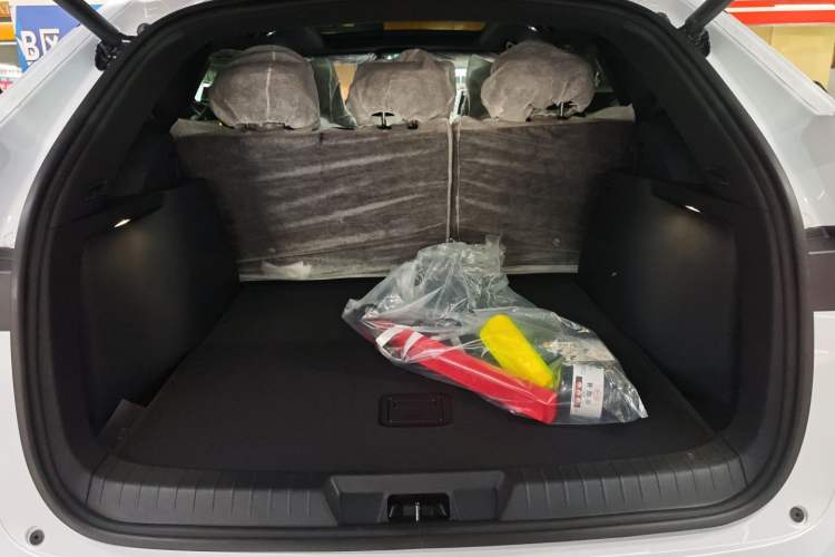 Used BYD Song PLUS New Energy 2025 DM-i 112KM Prestige Model
