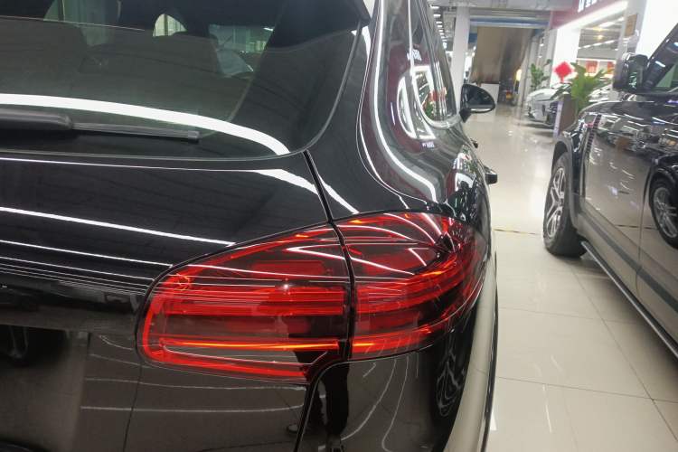 Used Porsche Cayenne 2016 Cayenne Platinum Edition 3.0T
