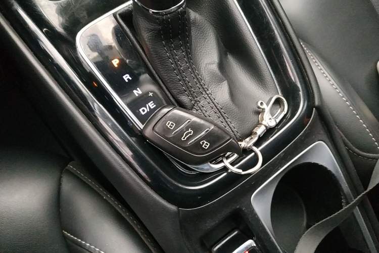 Used Roewe i5 2020 1.5L Automatic 4G Connect Luxury Flagship Edition
