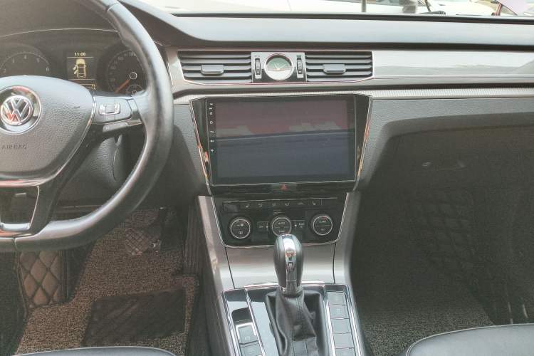 Used Volkswagen Passat 2016 330TSI DSG Luxury Edition
