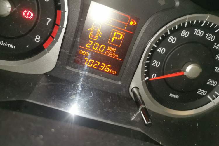 Used Venucia R50 2013 1.6L Automatic Fashion Edition