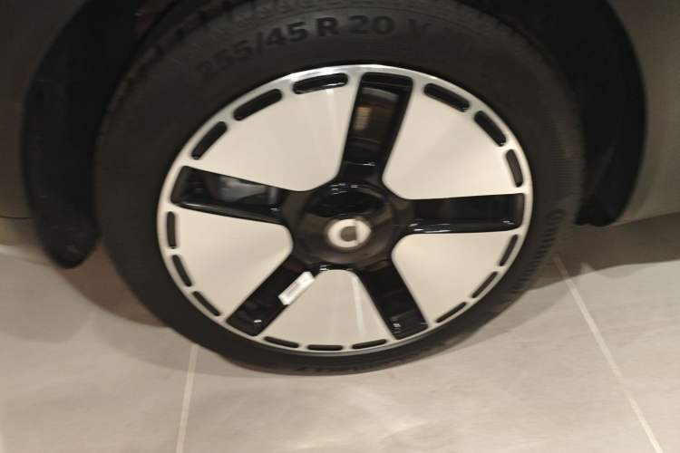 Used  #5 2024 Ultra-Long Range Extraordinary Journey Luxury Edition