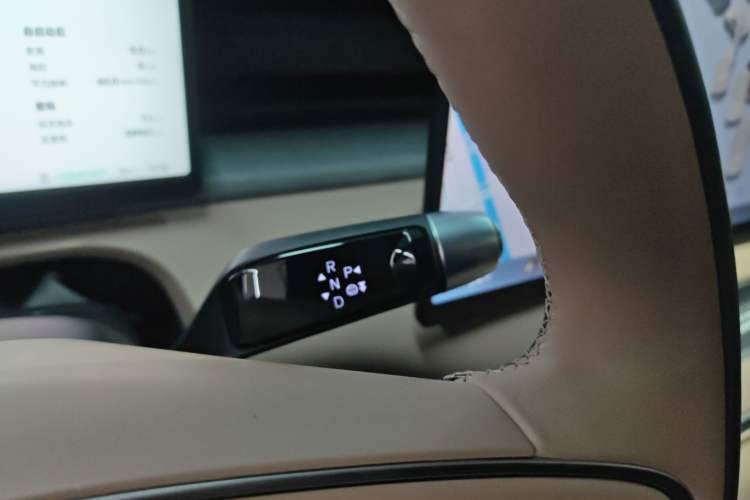 Used XPeng X9 2024 702 Ultra-Long Range Max
