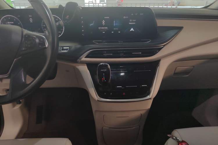 Used Buick GL8 2023 ES Lu Zun Deluxe and Yue Edition