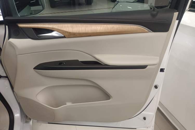 Used Buick GL8 2018 ES 28T Comfort Model China VI Standard
