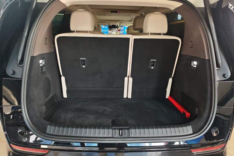 Used Li Auto MEGA 2024 Ultra Model
